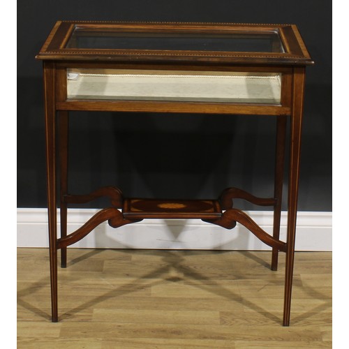 1888 - An Edwardian satinwood crossbanded mahogany bijouterie table, hinged top with a border of alternatin... 