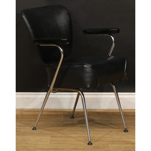 2628 - After the Bauhaus - a 1940s tubular steel armchair, 78cm high, 59cm wide, the seat 41cm wide and 40c... 