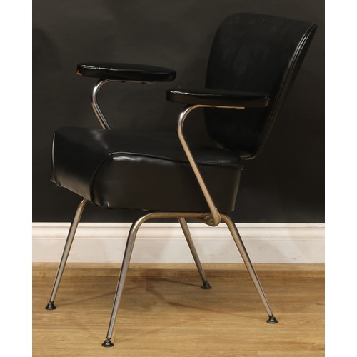 2628 - After the Bauhaus - a 1940s tubular steel armchair, 78cm high, 59cm wide, the seat 41cm wide and 40c... 