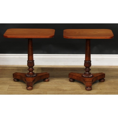 2539 - A pair of William IV mahogany and rosewood low wine tables, each with a rounded rectangular top, lot... 