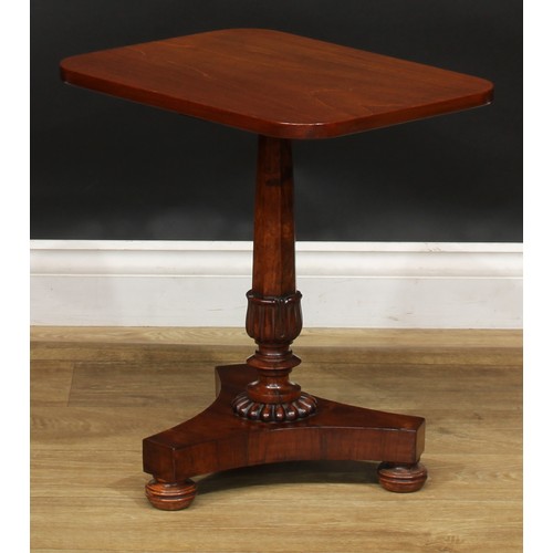 2539 - A pair of William IV mahogany and rosewood low wine tables, each with a rounded rectangular top, lot... 