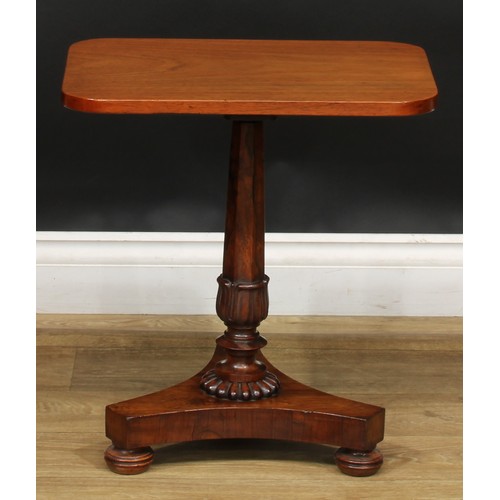 2539 - A pair of William IV mahogany and rosewood low wine tables, each with a rounded rectangular top, lot... 