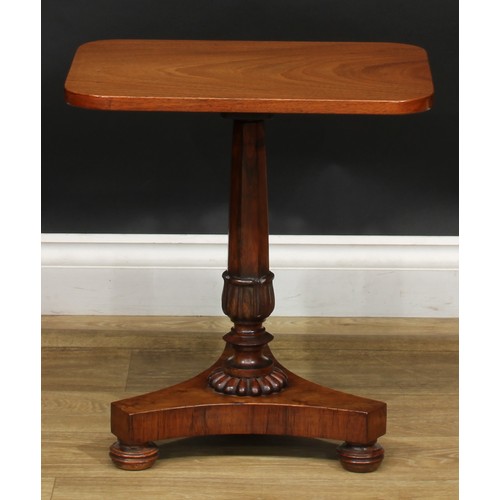 2539 - A pair of William IV mahogany and rosewood low wine tables, each with a rounded rectangular top, lot... 