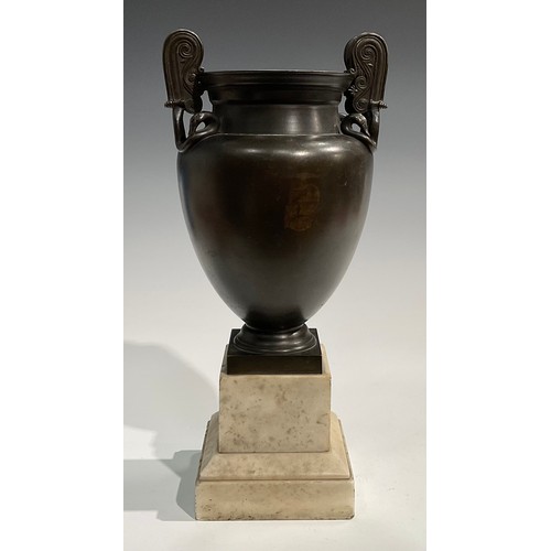 1762 - A Grand Tour bronze and marble Volute Krater vase, after the ancient Greek, the high handles with sw... 