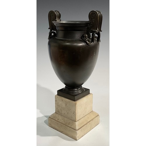 1762 - A Grand Tour bronze and marble Volute Krater vase, after the ancient Greek, the high handles with sw... 