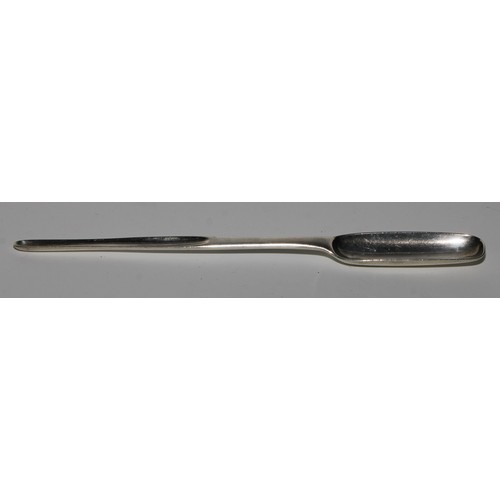 797 - A Queen Anne Britannia silver marrow scoop, 20.5cm long, Isaac Davenport, London 1709