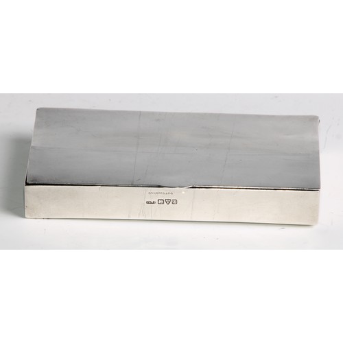 1192 - An unusual Edwardian silver rectangular patent box, possibly an artist’s paint box, quite plain, spr... 