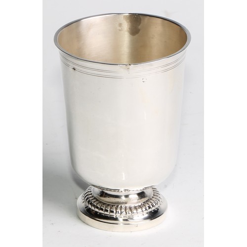 888 - A French silver pedestal beaker, quite plain, slightly flared rim, domed fluted foot, 10.5cm high, 1... 