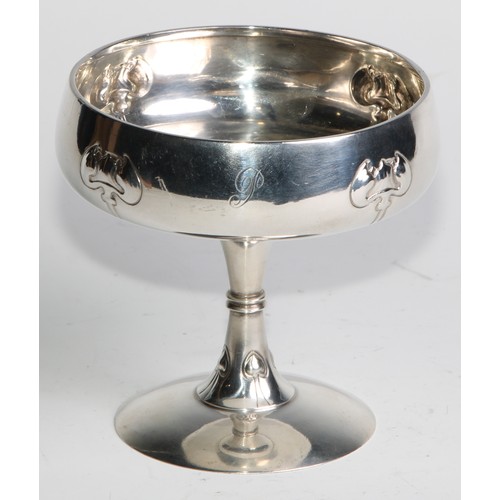 1136 - An Art Nouveau silver pedestal sweetmeat bowl, sparingly embossed with stylised organic forms, knopp... 