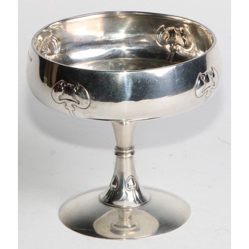 1136 - An Art Nouveau silver pedestal sweetmeat bowl, sparingly embossed with stylised organic forms, knopp... 