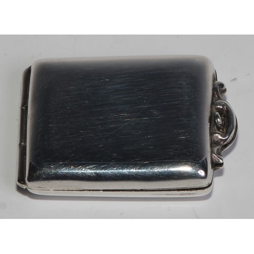 975 - A George V silver rounded rectangular stamp case, quite plain, 3cm wide, Birmingham 1915