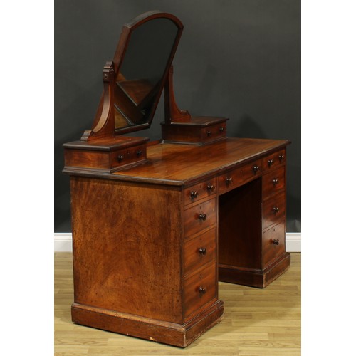 2581 - A Victorian mahogany dressing table, by Gillows of Lancaster and London, stamped GILLOW and numbered... 