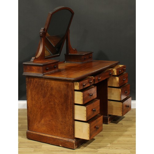 2581 - A Victorian mahogany dressing table, by Gillows of Lancaster and London, stamped GILLOW and numbered... 