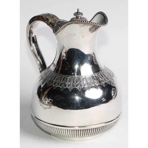 1004 - A late Victorian/Edwardian silver six piece Cape pattern tea and coffee service, comprising teapot, ... 