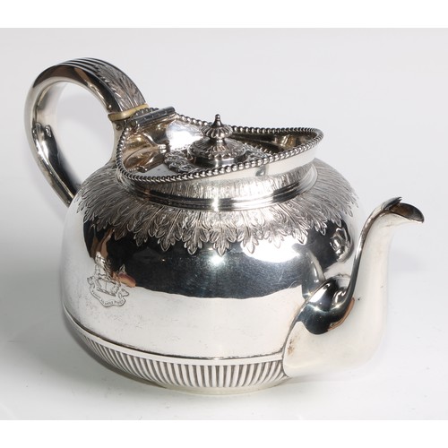 1004 - A late Victorian/Edwardian silver six piece Cape pattern tea and coffee service, comprising teapot, ... 