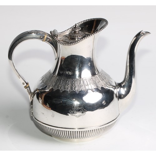 1004 - A late Victorian/Edwardian silver six piece Cape pattern tea and coffee service, comprising teapot, ... 