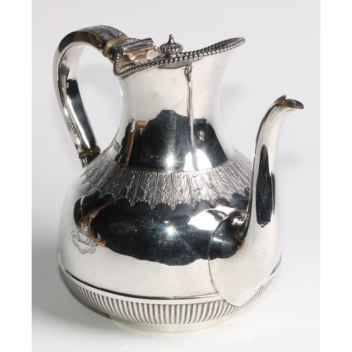 1004 - A late Victorian/Edwardian silver six piece Cape pattern tea and coffee service, comprising teapot, ... 