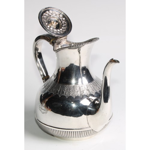 1004 - A late Victorian/Edwardian silver six piece Cape pattern tea and coffee service, comprising teapot, ... 