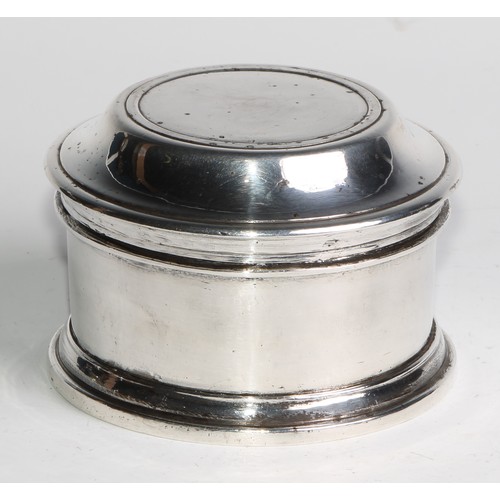 836 - An 18th/19th century silver plated circular box and cover, 11.5cm diam