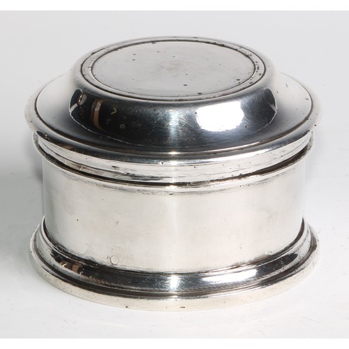 836 - An 18th/19th century silver plated circular box and cover, 11.5cm diam