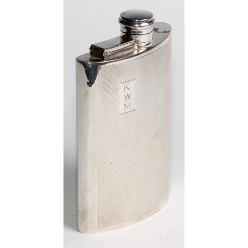 838 - An Art Deco E.P.N.S curved rounded rectangular hip flask, engine turned, hinged bayonet cover, 14cm ... 