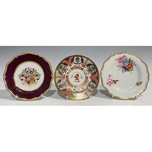 125 - A Flight, Barr & Barr Worcester armorial shaped circular dessert plate, the centre painted in polych... 