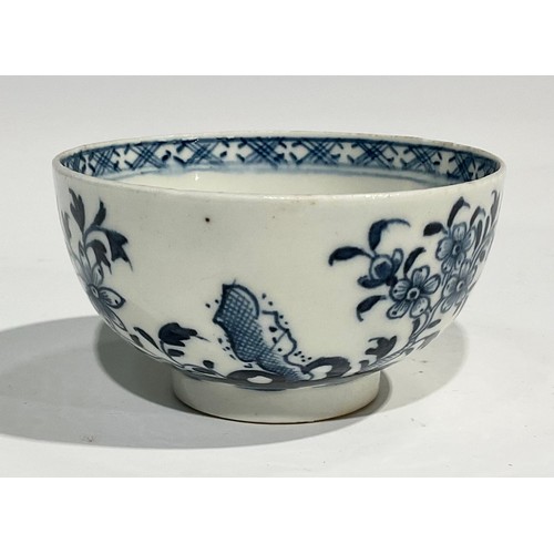 214 - A Worcester Mother & Child pattern bowl, decorated in underglaze blue with Oriental figures in court... 