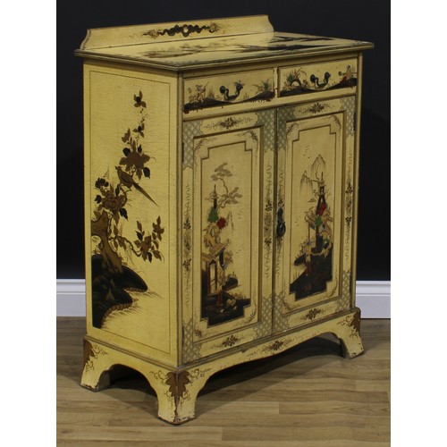 2126 - A George III Revival chinoiserie decorated side cabinet, in the 18th century Chinese export lacquer ... 