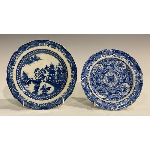 163 - English Blue and White Porcelain - an 18th century pearlware octagonal plate, painted with a chinois... 