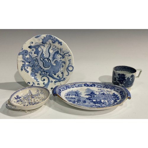 163 - English Blue and White Porcelain - an 18th century pearlware octagonal plate, painted with a chinois... 