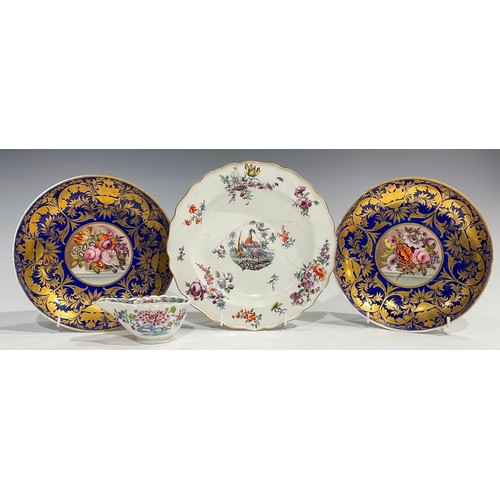 118 - A Chelsea shaped circular plate, painted with fanciful birds surrounded with scattered floral sprigs... 