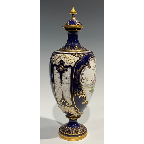 200 - A Royal Worcester ovoid pedestal vase and cover, in the manner of George Johnson, painted with a car... 