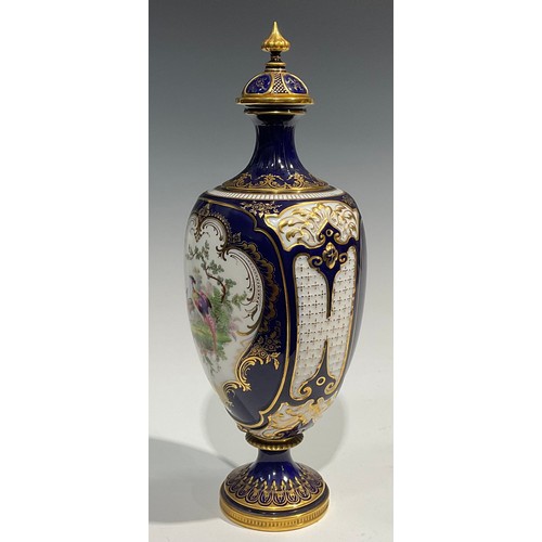 200 - A Royal Worcester ovoid pedestal vase and cover, in the manner of George Johnson, painted with a car... 