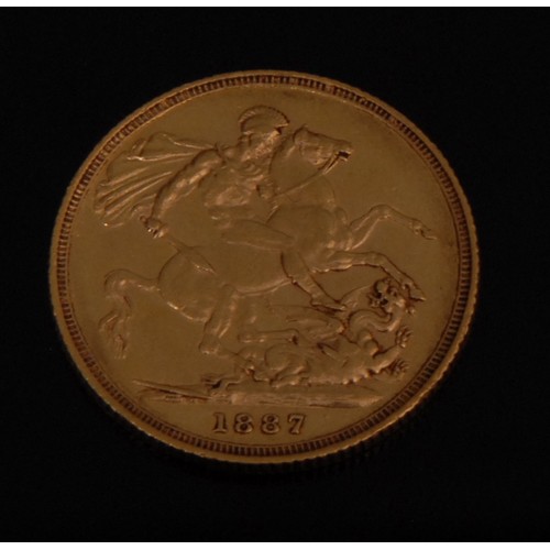 2201 - A Queen Victoria gold sovereign, young head, 1887, George and the Dragon to verso