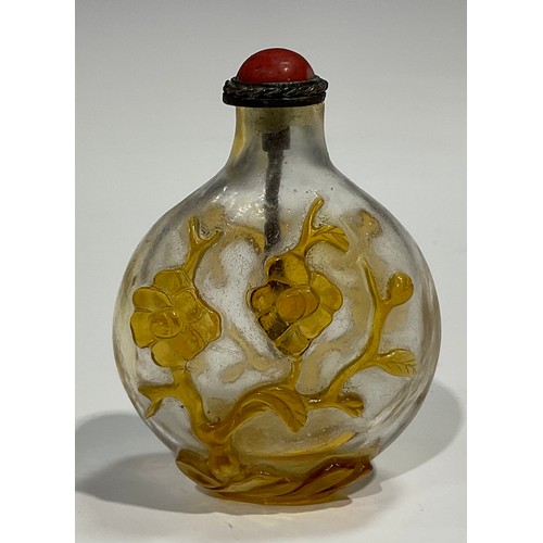 401 - A Chinese Peking glass ovoid snuff bottle, decorated in red overlay with fantail fish against a snow... 