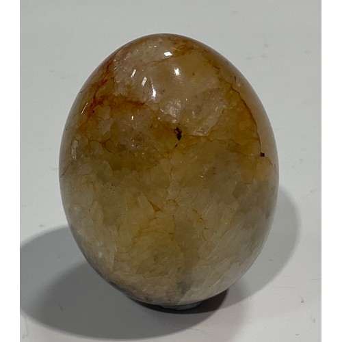 2133 - A 19th century Derbyshire Blue John, specimen egg, Wynatts one vein, turned and polished, 6cm