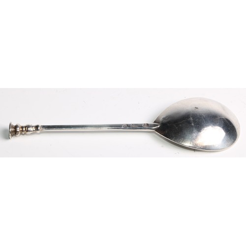 790 - A James I silver seal top spoon, 16.5cm long, possibly Martin Cottrell, London 1604

Reference: Jack... 