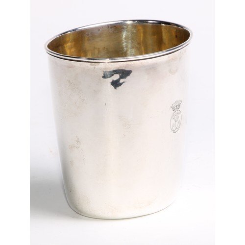 904 - A George II silver oval beaker, gilt interior, 8.5cm high, Francis Pages, London 1732, 114g