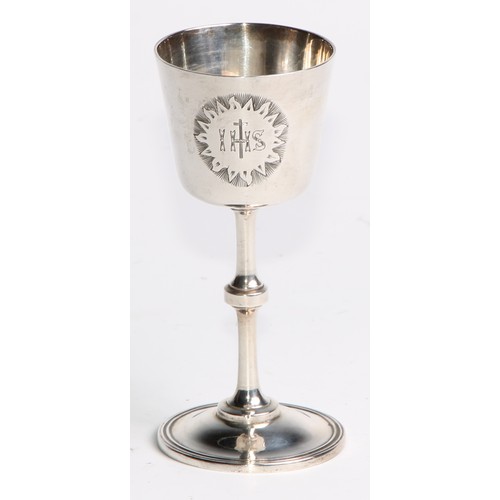 1108 - A Victorian silver three piece travelling Communion set, comprising chalice, paten and flagon, each ... 