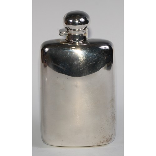 1197 - An unusually large George V silver hip flask, quite plain, hinged bayonet cover, 19cm long, J B Chat... 