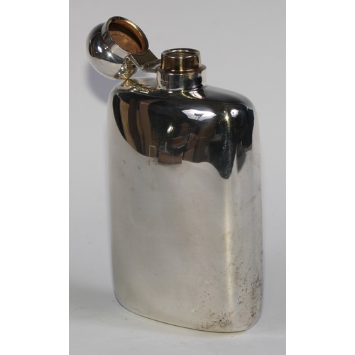 1197 - An unusually large George V silver hip flask, quite plain, hinged bayonet cover, 19cm long, J B Chat... 