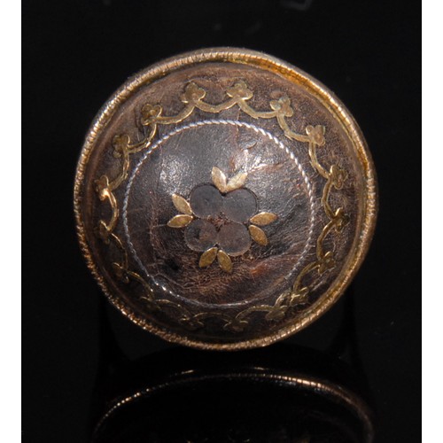 1347 - A composed suite of 19th century tortoise shell gold inlaid jewellery, comprising a 22ct gold ring, ... 