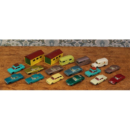 6162 - A collection of unboxed Matchbox 1-75 'Regular Wheels' issues and accessories, comprising 14c Bedfor... 