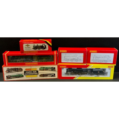 213 - Hornby Railways - OO gauge, Silver seal locomotive, R552, Oliver Cromwell, BR green;  R132 Cranleigh... 