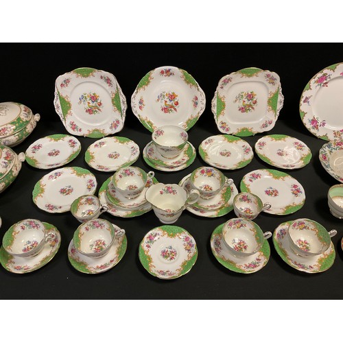 289 - A Paragon Rockingham pattern part tea service - six cups and saucers, 9 tea plates, pair of dinner p... 