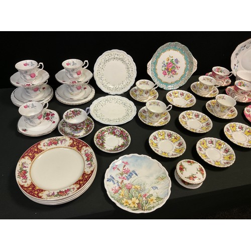 317 - Royal Albert - Set of four tea cups and saucers, love Story Series, ‘Suzanne’, and five extra saucer... 