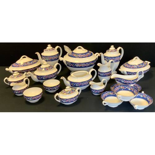 333 - An extensive Spode Ribbons and Roses pattern dinner, tea and coffee service, inc three oval meat pla... 