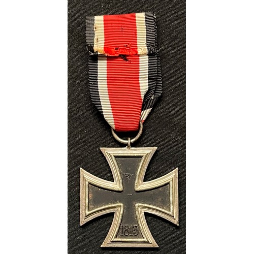 4029 - WW2 Third Reich Eisernes Kreuz 2. Klasse. Iron Cross 2nd class 1939. Complete with ribbon. No makers... 