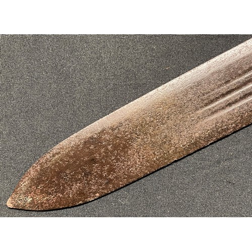 4046 - Sudanese Kaskara Sword with double edged triple fullered blade, marked with double half moon marks, ... 