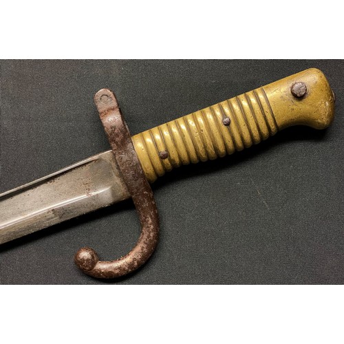 4050 - French 1866 Pattern Chassepot Bayonet with single edged fullered blade 574mm in length. Maker marked... 